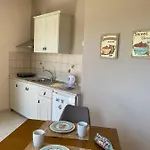 Apartament Megali Nikos *